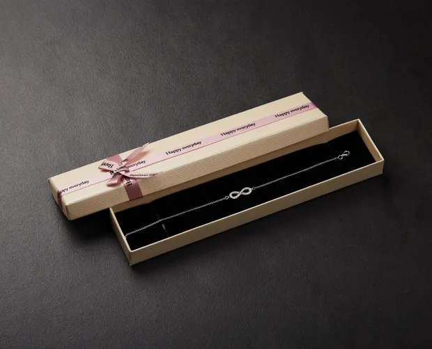 Коробка під браслет світло-бежева П123