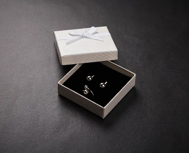 Коробка під набір молочна П129