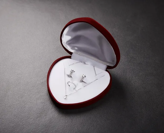 Футляр Велике Сердечко П138