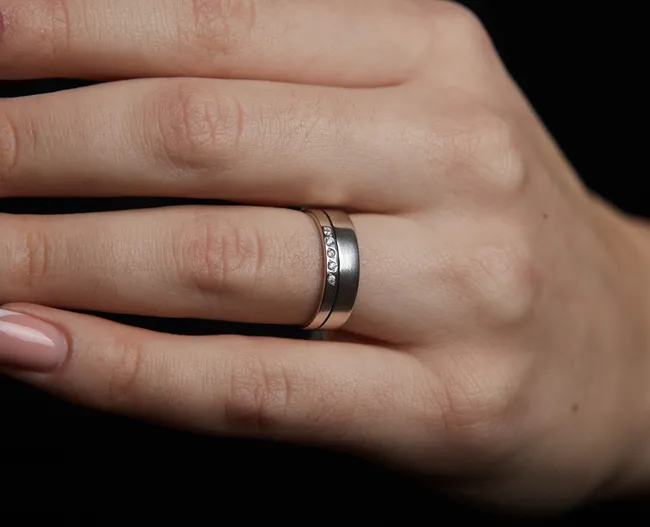 Срібна Каблучка Обручка З Фіанітами 11000/5  зображення 3