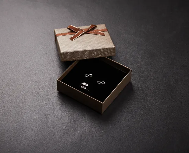 Коробка під набір коричнева П132