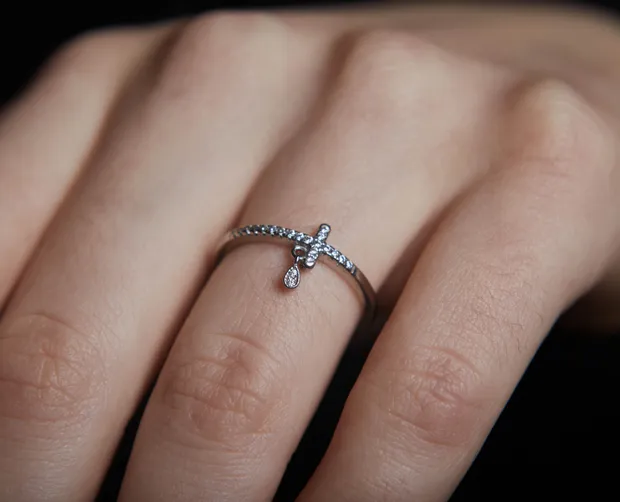 Срібна каблучка з підвіскою Крапелька 1624376