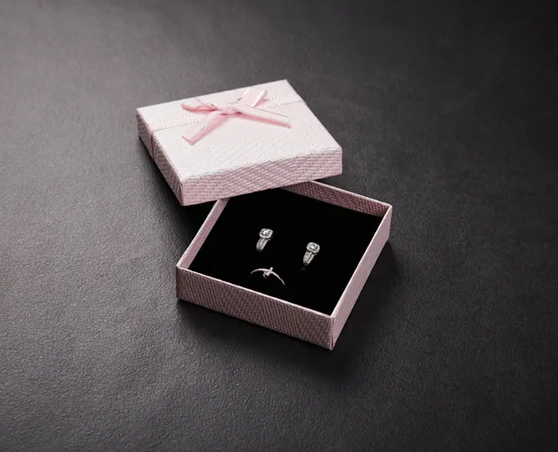 Коробка під набір рожева П130